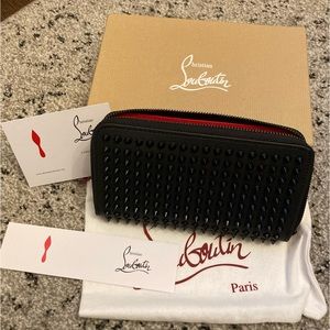 Auth Christian Louboutin Panettone Black Leather Spikes Round Zip Wallet #9877